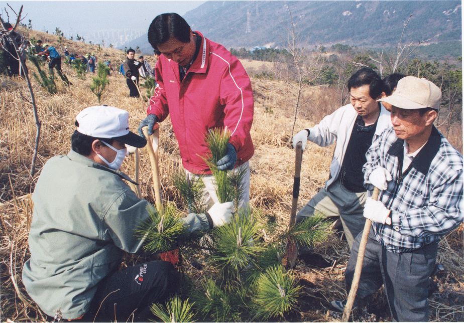 의회 의원 금정산 식목행사 참여 ▷ 2003. 3.29.11:00