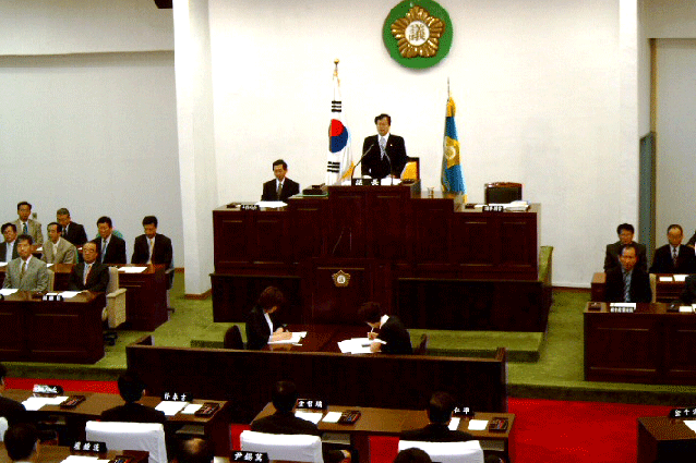 제122회 임시회 제1차 본회의 장면 ▷ 2003. 6.11