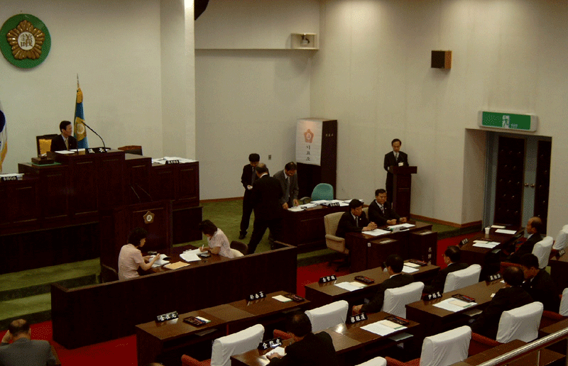 상임위원장 선거 ▷ 제133회 임시회 제4차 본회의(2004. 7. 9)