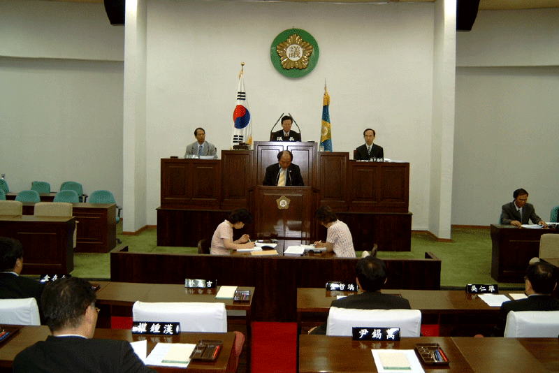 의회운영위원장 당선인사 ▷ 윤석만 의회운영위원장